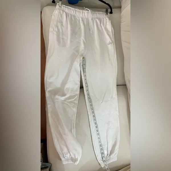ALO Yoga NWT Accolade White Joggers Size S Oversized - Image 4