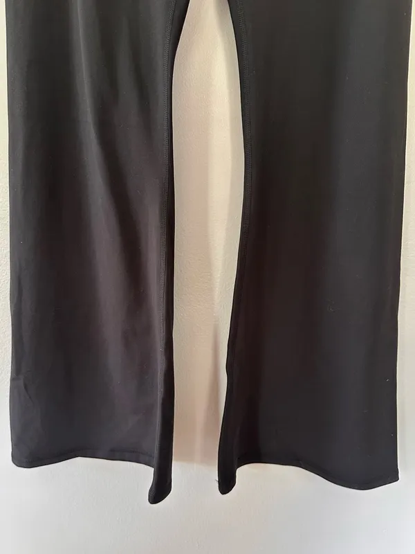 NWT Fabletics Oasis PureLuxe Kick Flare Leggings Black 3X Short - Image 3