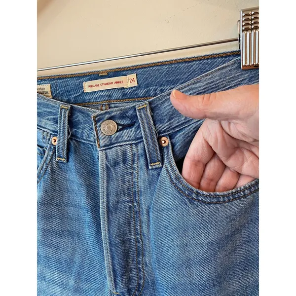 Levi's Premium Ribcage Straight Jeans Women's 24 Blue Denim western classic - Image 4