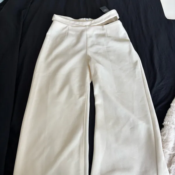 Abercrombie and Fitch White Cut Out Trousers - Image 4
