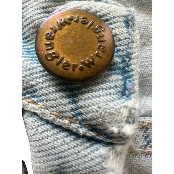 Y2K Wrangler boyfriend light Wash Jean size 4 - Image 8