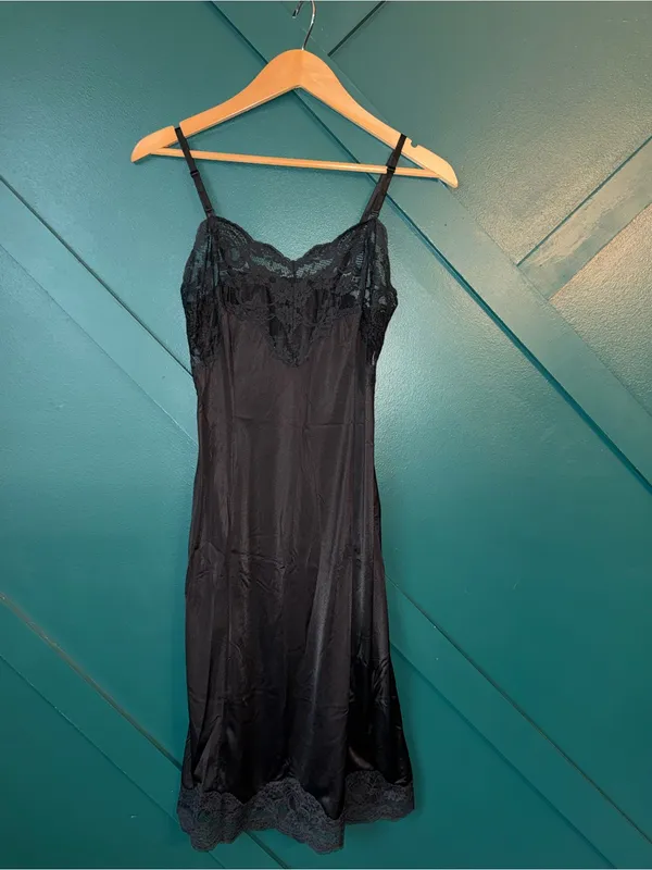 Vintage 1900s Wonder Maid Black Lace Full Slip Union Made Nylon - Image 2