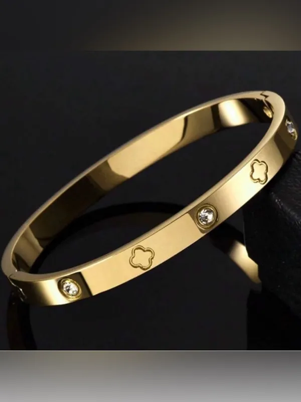 Gold Plated Stainless Steel Clover Love bracelet NWT - Image 2