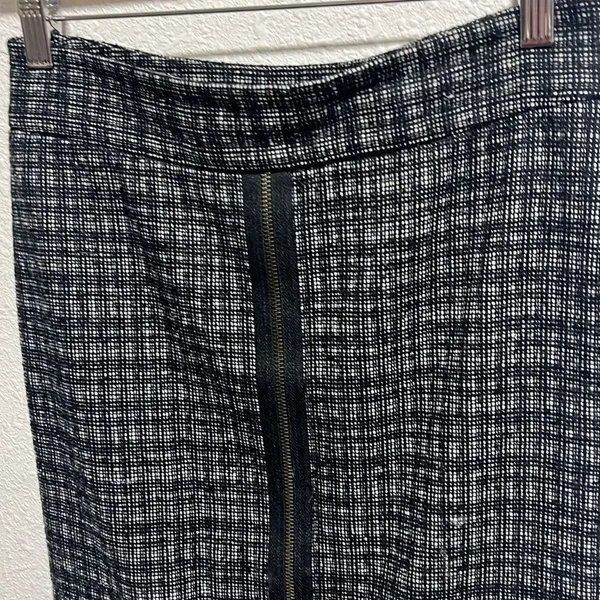 Classiques Entier Black‎ and Gray Plaid Wool Blend Skirt Size 2 - Image 3