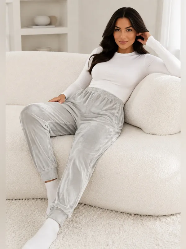 SKIMS Velour Joggers Smoke Gray Large L Velvet Zip Pocket Sweatpants Cozy Y2K - Image 3