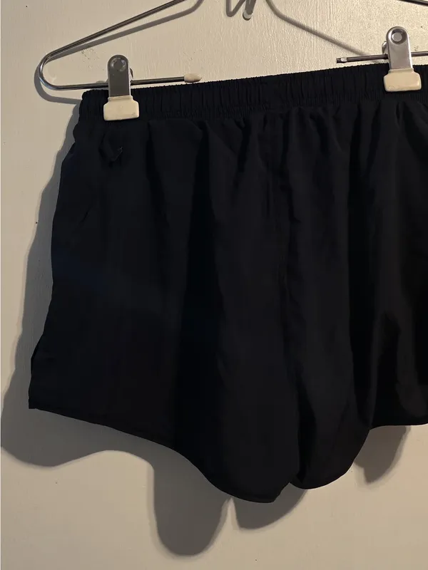 ALO Yoga Women's Black Athletic Shorts - Image 8