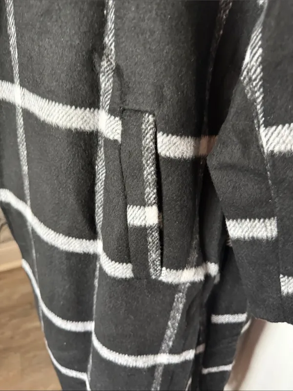 BloomChic Black & White Plaid Wrap Trench Coat Size 10 - Image 8