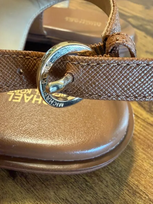 Michael Kors Brown Thong Sandals Size 9 - Excellent Pre-owned Condition - Gold H - Image 4