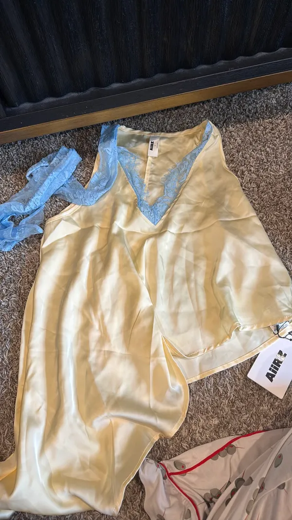 Yellow top - Image 4