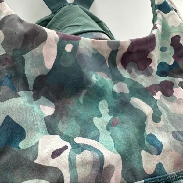 Spanx Low Impact Support Multi Camo Print Scoop‎ Neck Sports Bra Sz L - Image 5