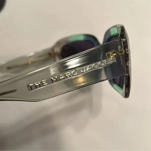 Marc Jacobs Green/Grey Sunglasses. NWOT - Image 4