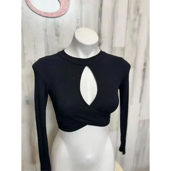Windsor black crop top - Image 2
