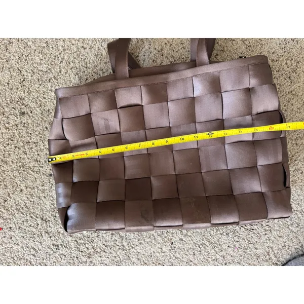 Harvey's original large‎ taupe seatbelt bag - Image 15