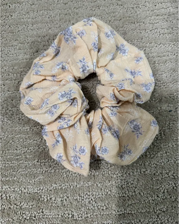 Kaxi Oversized Peach and Purple Floral Hair Scrunchie - Image 4