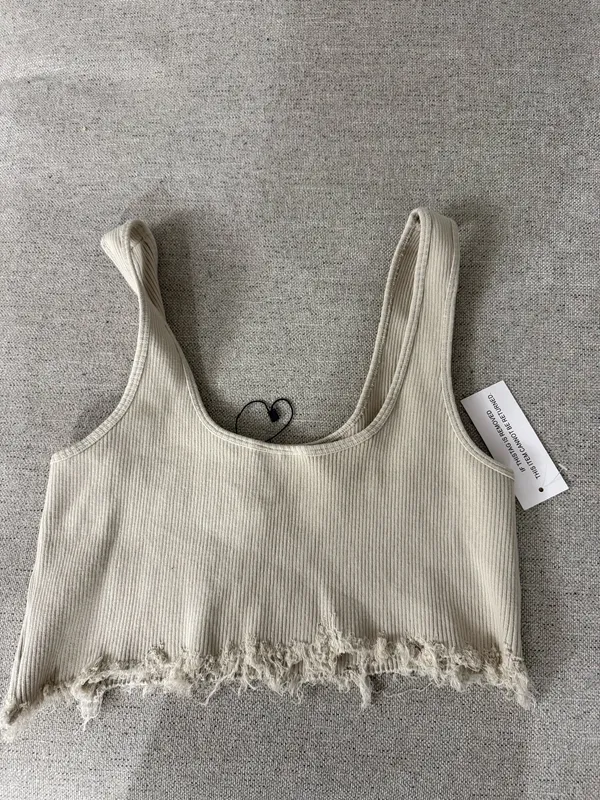 NWT Sisters&Seekers Cropped Top - Image 3