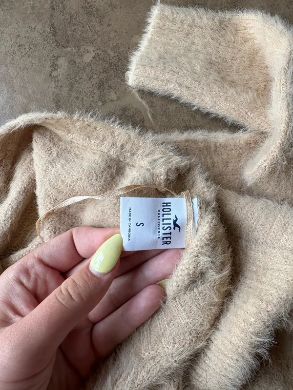 Hollister Reversible Cream Knot Sweater - Image 5
