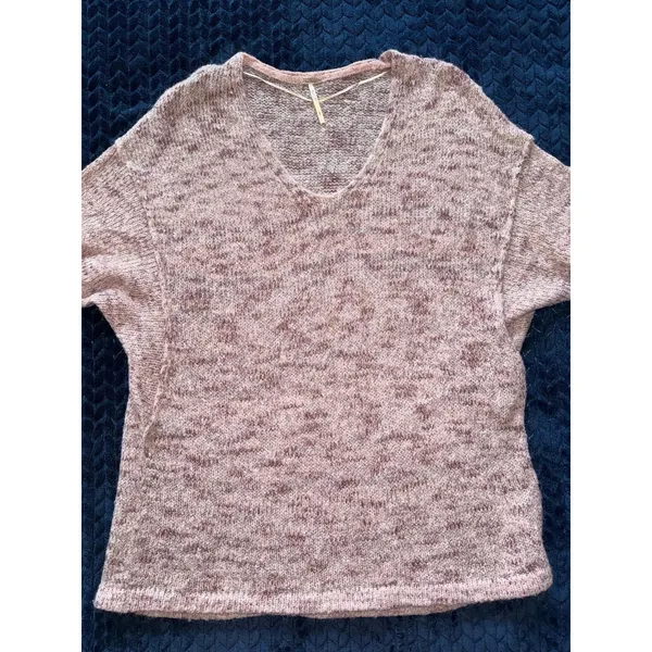 Free People Women's Pink‎ Oversized Sweater Size Small - Image 3