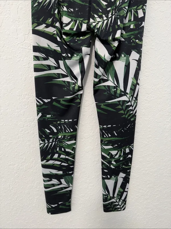 BEYOND YOGA Tropical Leaf-Print High-Waist Leggings Size Small - Image 4