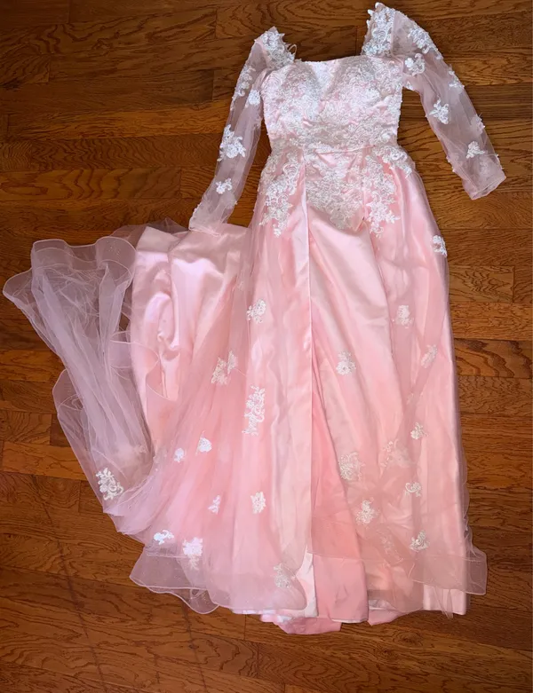 Pink Ball Gown/Prom Dress With Train - Image 3