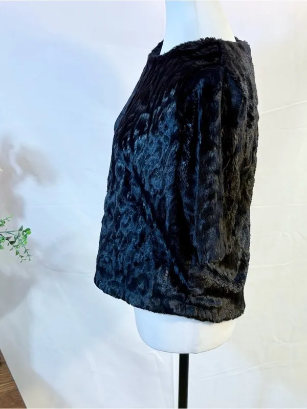 💥Bar III Black Faux Fur Animal Embossed Cropped Top Lined Sz M 💛 - Image 7