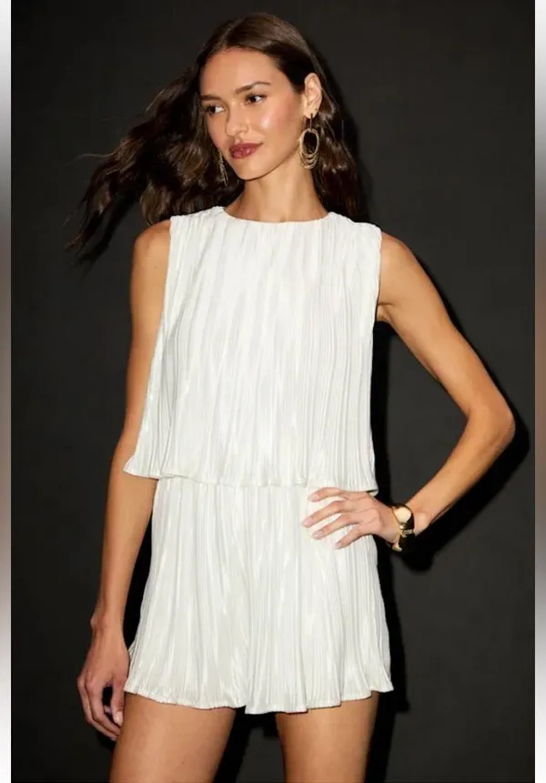 Lulus Chic Lavishness White Satin Plisse Sleeveless Romper Size XS - Image 3
