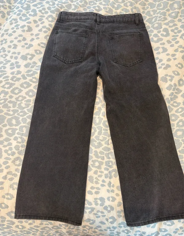 Edikted Black Jeans Low-Rise Petite - Image 3
