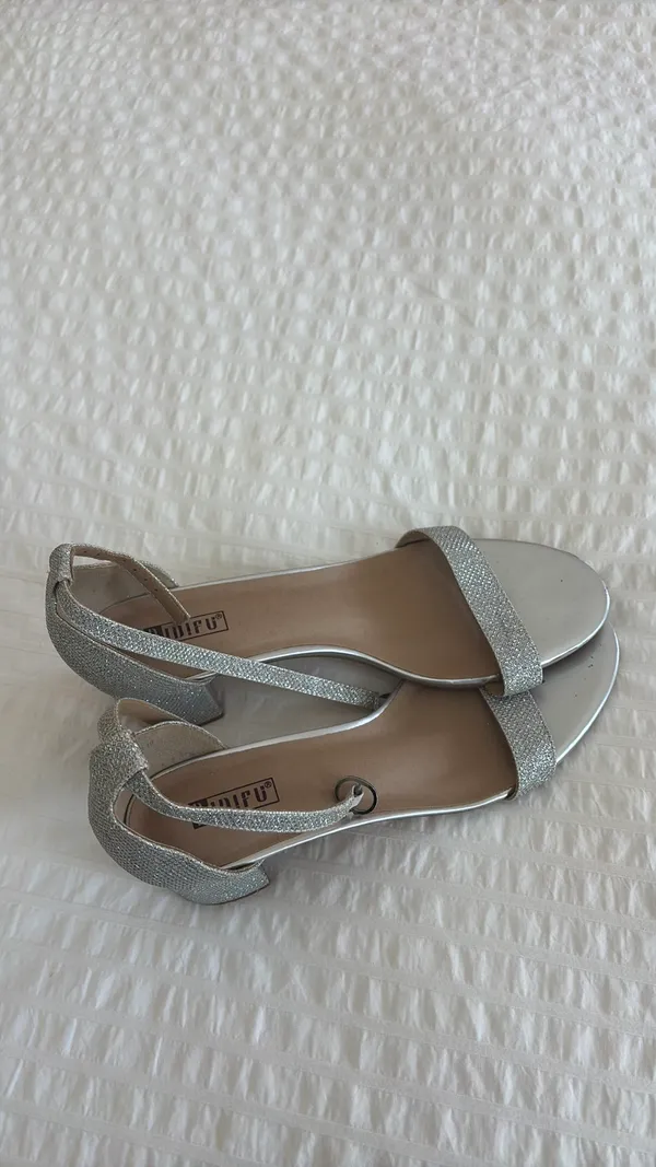 Silver Heels size 10 - Image 4