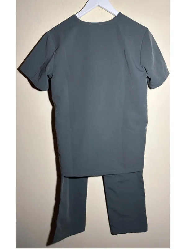 FIGS Scrub Set Size Top XS Grey with Light Green Drawstring BOTTOM Sz small - Image 4