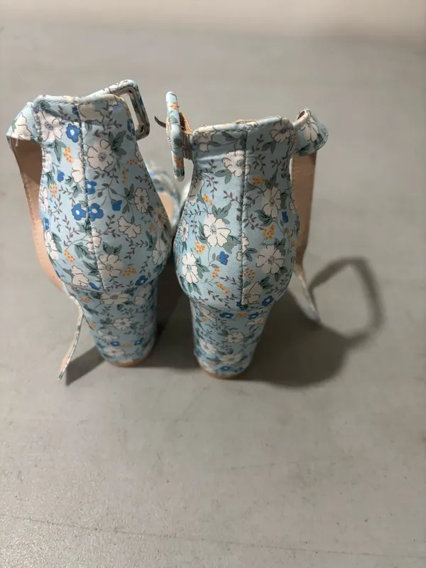Cute Blue Floral Block Heel Sandals – Size 6.5 - Image 2