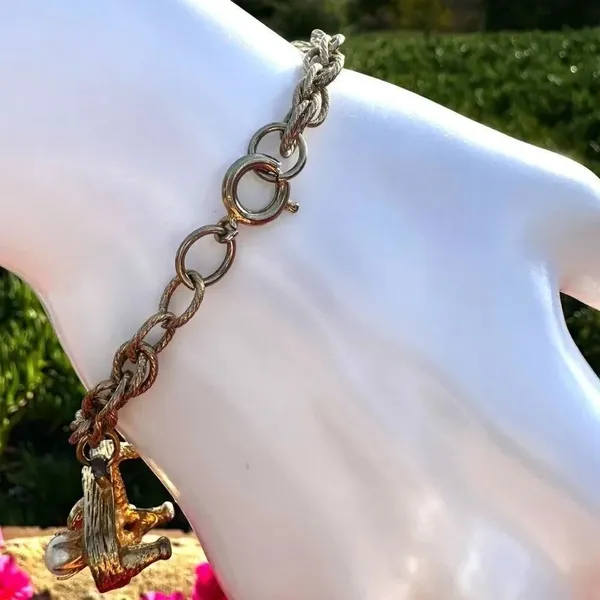 Vintage gold tone faux pearl instrument charm bracelet - Image 7