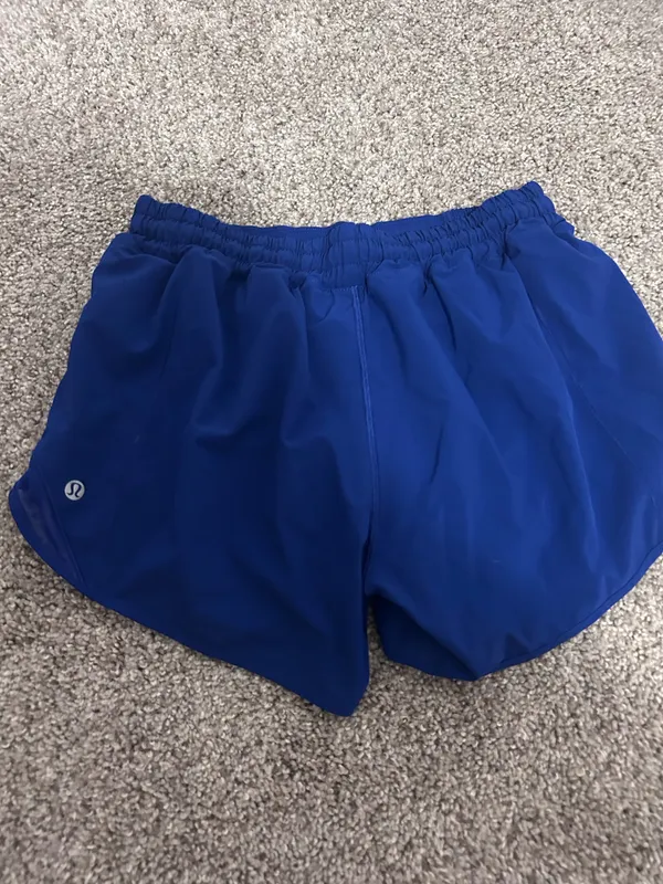 Lululemon Shorts Hotty Hot 4" - Image 2