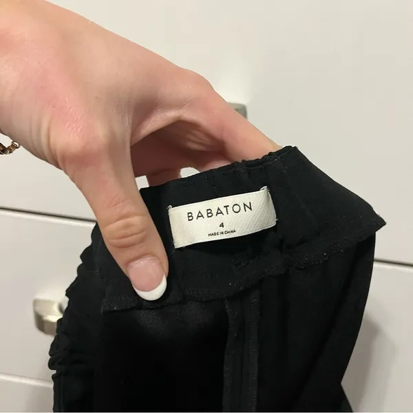Aritzia Babaton Black Trouser Shorts - Image 4