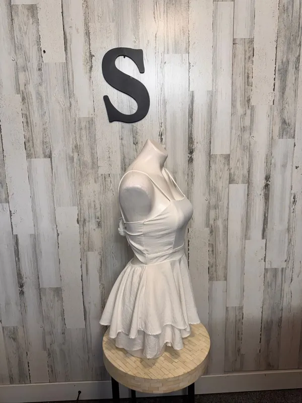 AKIRA Off White Tiered Ruffle Skort Romper Womens Small Tie Back Spaghetti Strap - Image 4