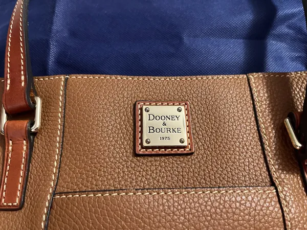 Dooney & Bourke Purse Leather Lexington  - Image 8