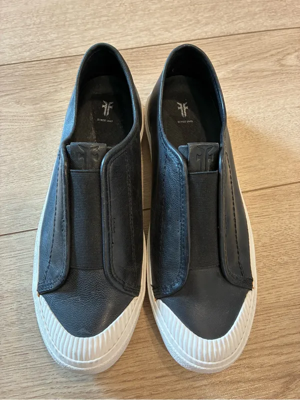 Frye Women’s Claudia Slip On Sneakers Black Leather Size 7.5 - Image 4