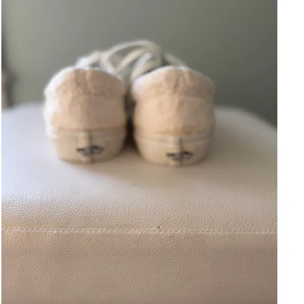 Vans Old Skool Sherpa Faux Fur Sneakers Ivory Cream Women's 7.5 - Image 10