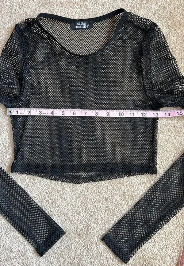 Hot Topic Social Collision Black Cropped Mesh Long Sleeve Top. Size Small - Image 4
