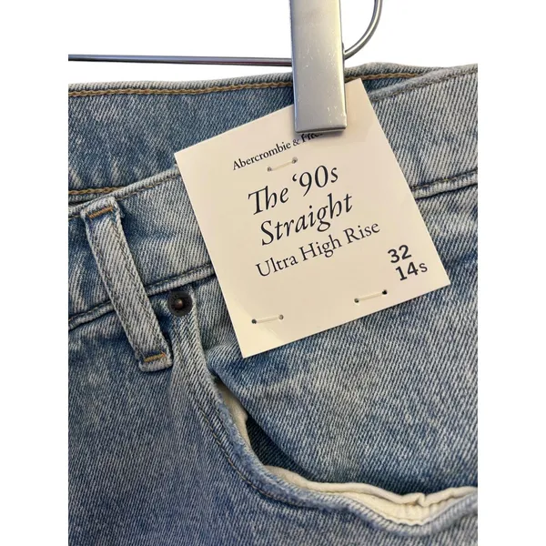 Abercrombie & Fitch Ultra High Rise 90s Straight Jean Size 32 Short Light WASH - Image 6