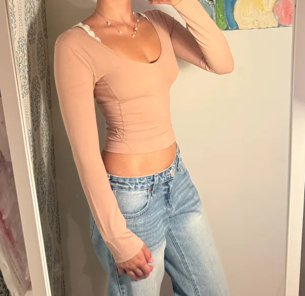 Lululemon Long Sleeve Top - Image 3