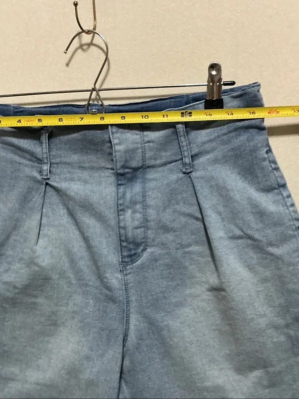 Gloria Vanderbilt Light Blue Denim Pleated Women's Shorts - Image 3