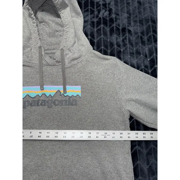 Patagonia Women's Pastel P-6 Logo Uprisal Hoody Size Large - Image 8