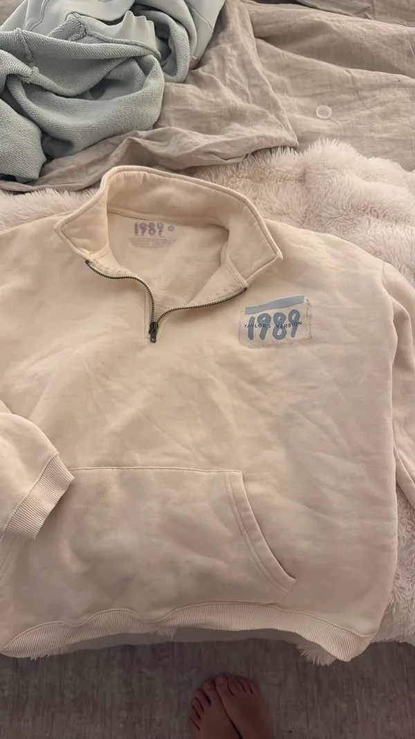 Taylor Swift Quarter-Zip Sweatshirt 1989 Taylor’s Version Wonderland - Image 2