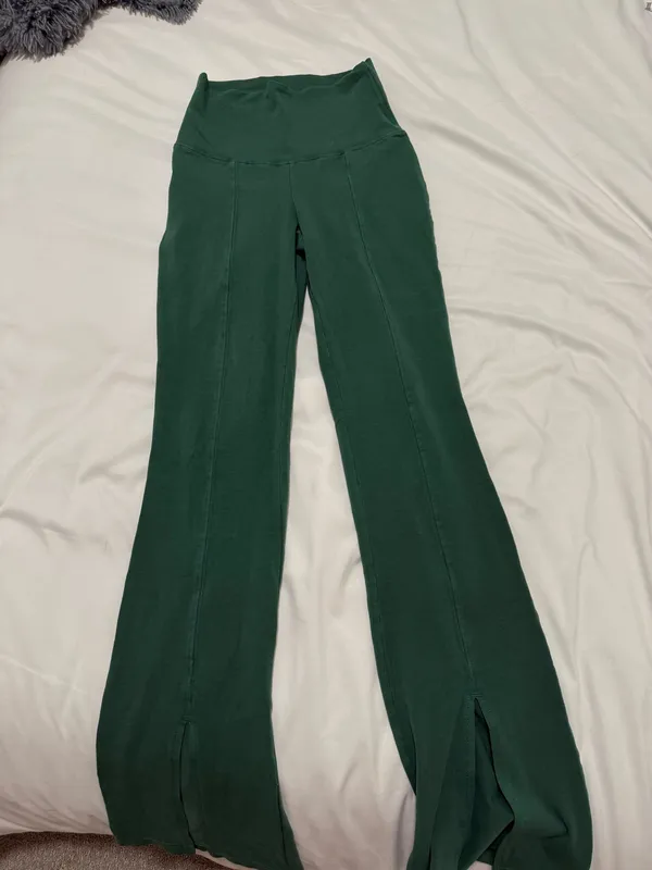 Aritzia TNA Yoga Pants  - Image 3