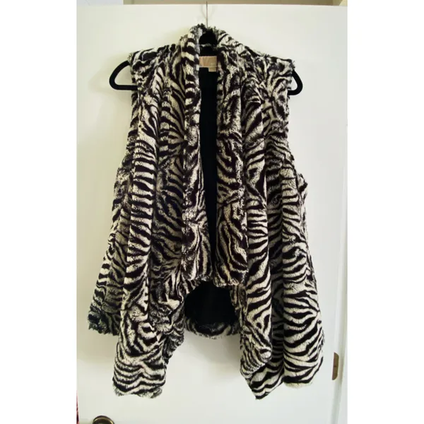 Michael Kors Vest Fur - Image 3