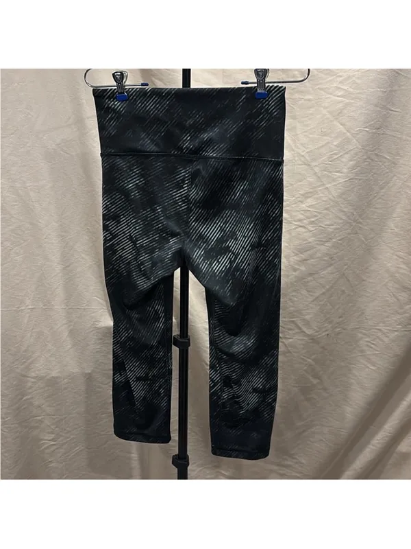Old Navy Black & Gray Patterned High-Rise Capri Leggings - Image 2
