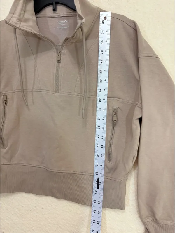 Women’s M Taupe Old Navy Active 1/4 Zip Cropped Fleece Pullover - Image 4