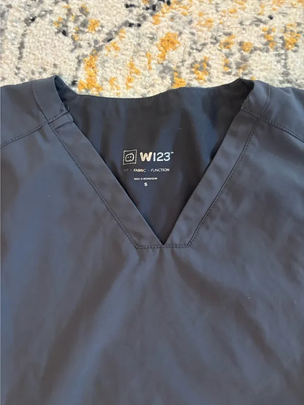 WonderWink Scrub Top Grey - Image 2