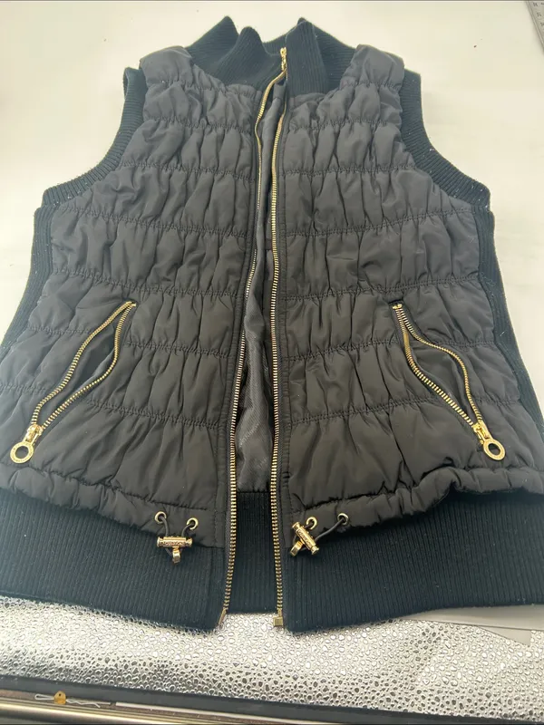 Calvin Klein Women’s Black Quilted Puffer Vest with Gold Accents bust bust 32 length 23 - Image 11