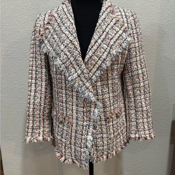 Anne Klein Blazer with Tailored Fit and Classic Lapels - Image 2