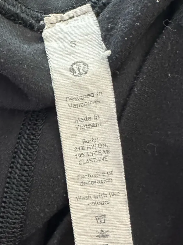 Lululemon flared cropped leggings Size 8 - Image 4